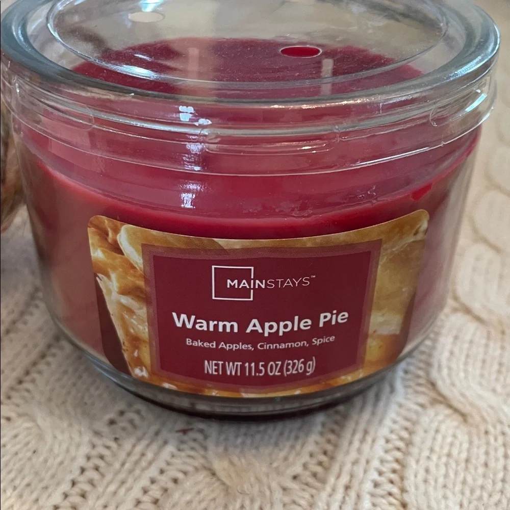 NWT Christmas Candle Set 10 total scented candles.
